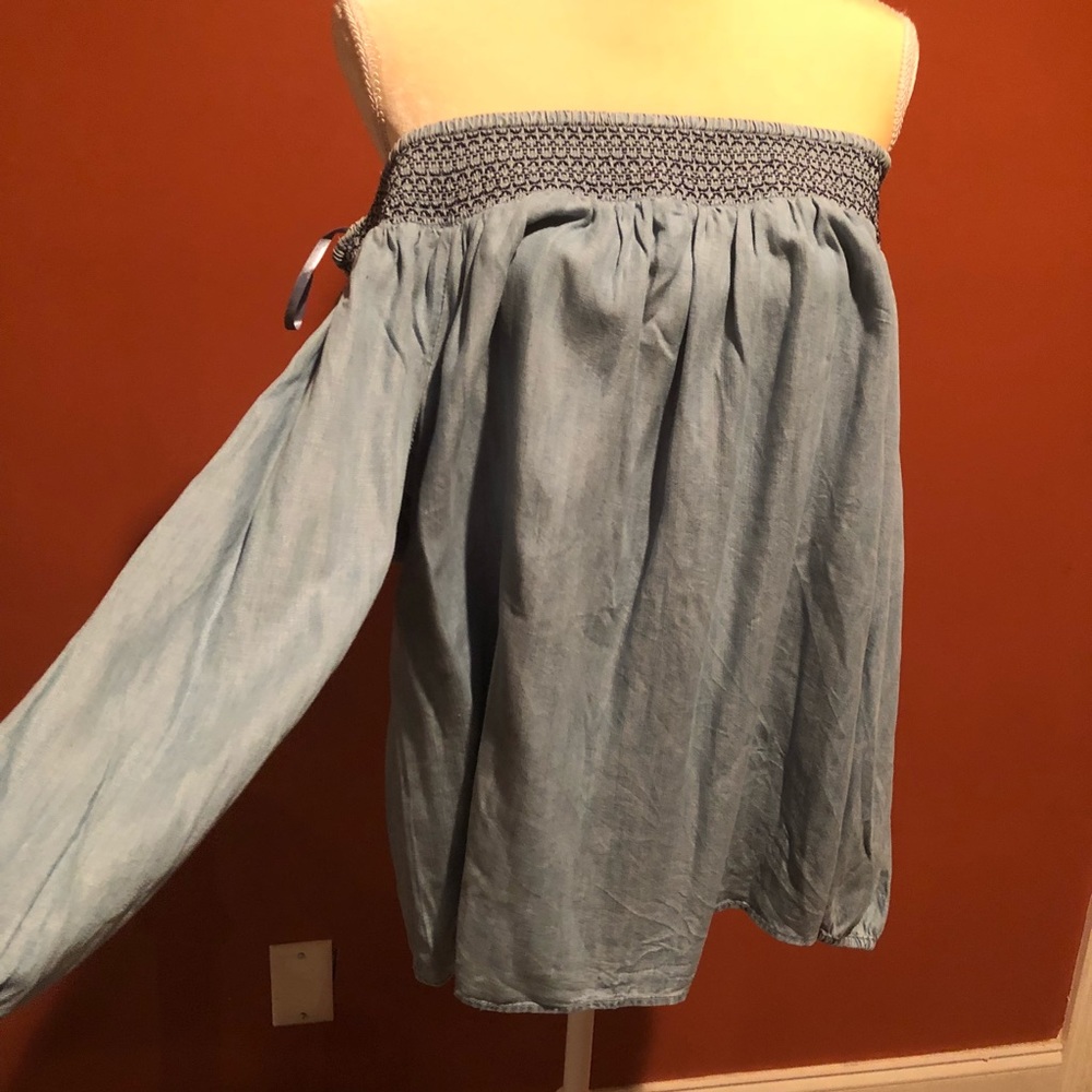 Gap off the shoulder denim top